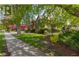 396 VICTORIA STREET - 46