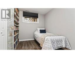 1598 NAIRN AVENUE - 15