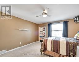 71 BLACKTHORNE CRESCENT - 24