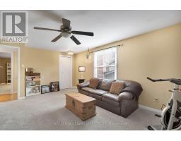 71 BLACKTHORNE CRESCENT - 26