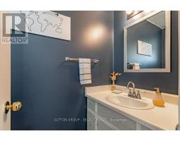 17 ACTON CRESCENT - 7