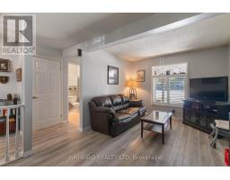 72 - 141 CONDOR COURT - 17
