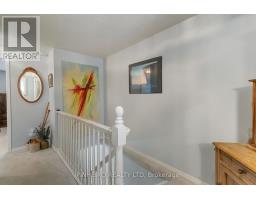 72 - 141 CONDOR COURT - 30