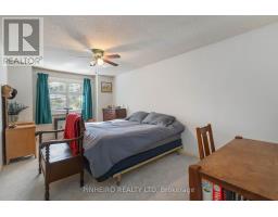 72 - 141 CONDOR COURT - 37