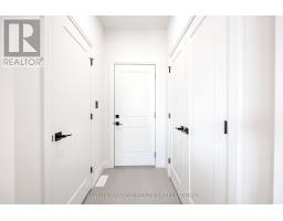 10 WOODMERE PATH - 18