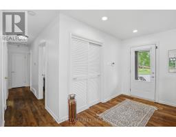 4 BRIARHILL PLACE - 10