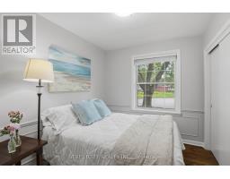 4 BRIARHILL PLACE - 11