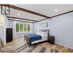 4 BRIARHILL PLACE - 15
