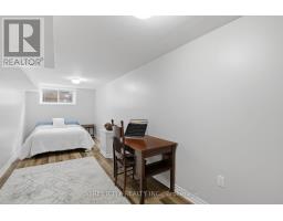 4 BRIARHILL PLACE - 22