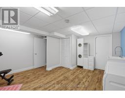 4 BRIARHILL PLACE - 26