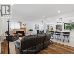 4 BRIARHILL PLACE - 4