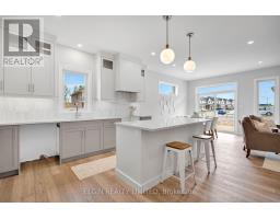 79 HEMLOCK CRESCENT - 12