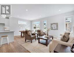 79 HEMLOCK CRESCENT - 24