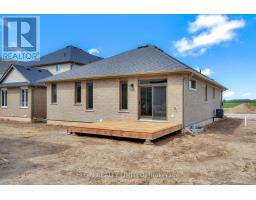 79 HEMLOCK CRESCENT - 3
