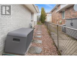 44 GOLFDALE CRESCENT - 34