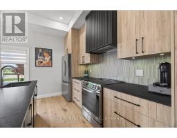152 MAUD STREET - 19