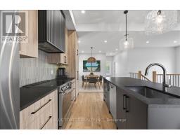 152 MAUD STREET - 20