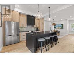 152 MAUD STREET - 21