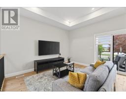 152 MAUD STREET - 23