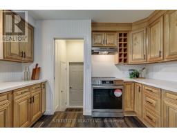 10 VINEDEN DRIVE - 16