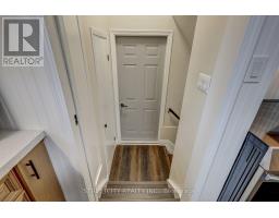 10 VINEDEN DRIVE - 23