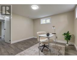 10 VINEDEN DRIVE - 32