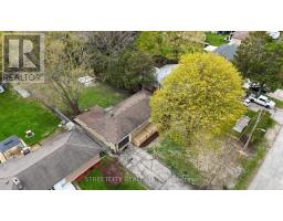 10 VINEDEN DRIVE - 39