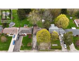 10 VINEDEN DRIVE - 40