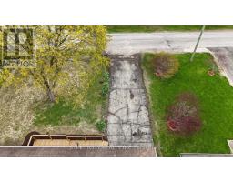 10 VINEDEN DRIVE - 42