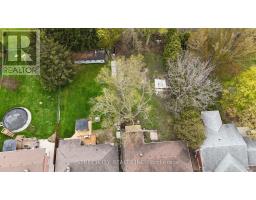 10 VINEDEN DRIVE - 43