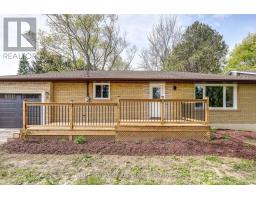 10 VINEDEN DRIVE - 50