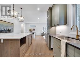 6 KEBA CRESCENT - 13