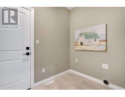6 KEBA CRESCENT - 15