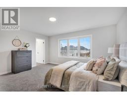 6 KEBA CRESCENT - 16