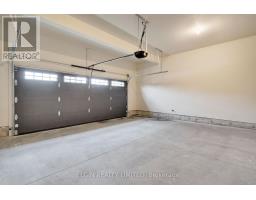 6 KEBA CRESCENT - 32
