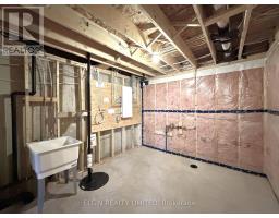 8 CANARY STREET - 24