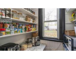 693 QUEENS AVENUE - 16