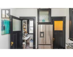 693 QUEENS AVENUE - 17
