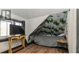 693 QUEENS AVENUE - 31