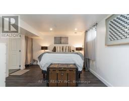 693 QUEENS AVENUE - 33