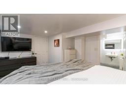 693 QUEENS AVENUE - 34