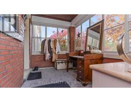 693 QUEENS AVENUE - 5