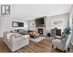1296 DYER CRESCENT - 11