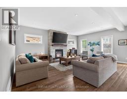 1296 DYER CRESCENT - 12