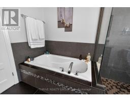 1296 DYER CRESCENT - 32