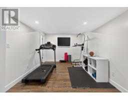 1296 DYER CRESCENT - 36