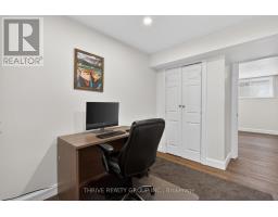 1296 DYER CRESCENT - 38