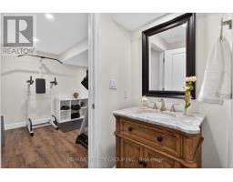 1296 DYER CRESCENT - 39
