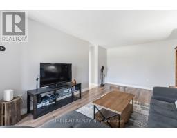 210 - 1600 ADELAIDE STREET N - 10