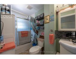 582 HILL STREET - 13